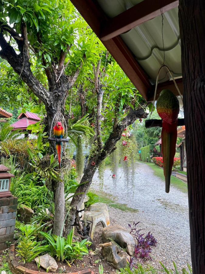 นพรัตน์การ์เด้นฮิลล์ Hotel อุทัยธานี ภายนอก รูปภาพ