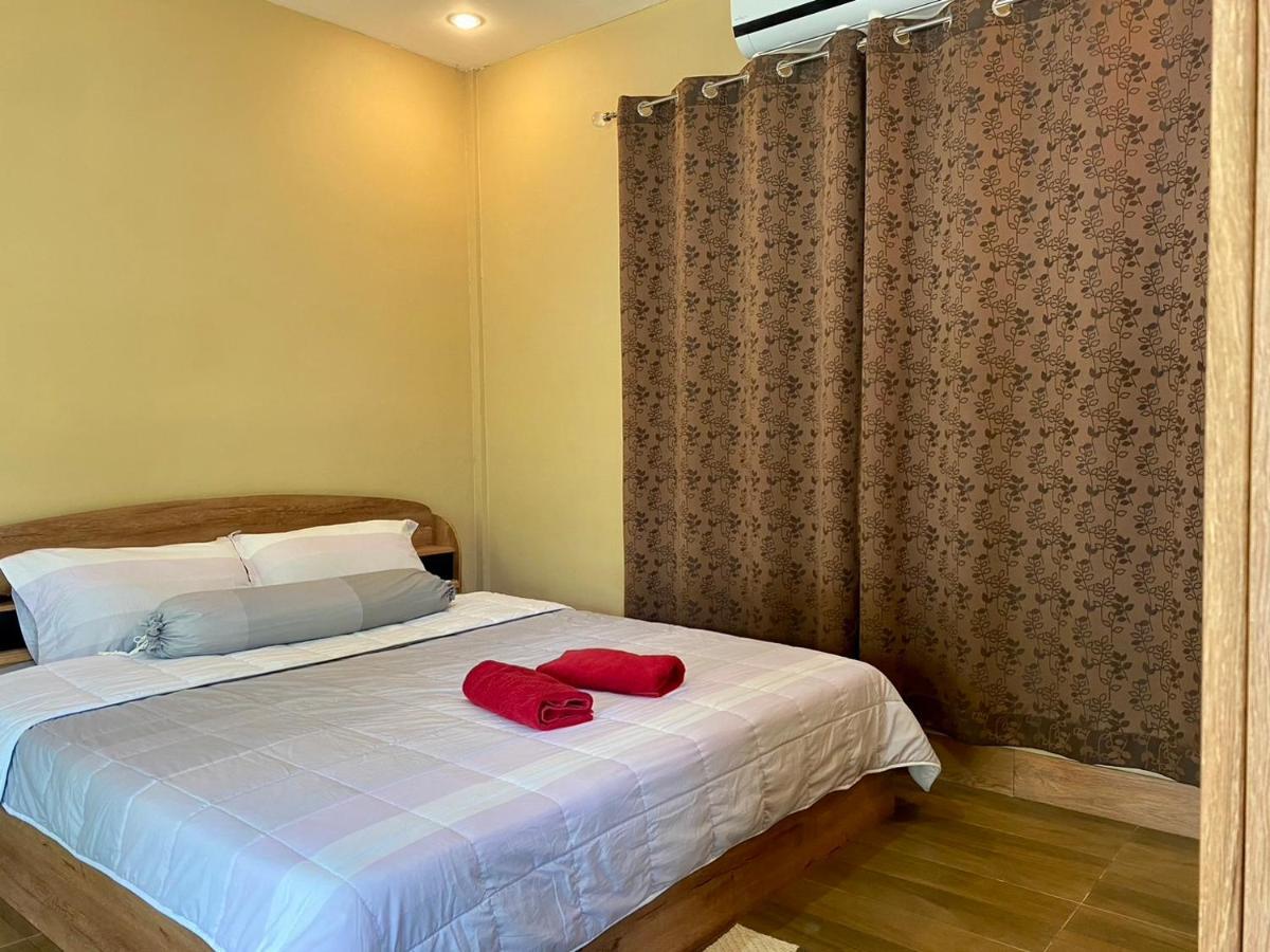 นพรัตน์การ์เด้นฮิลล์ Hotel อุทัยธานี ภายนอก รูปภาพ